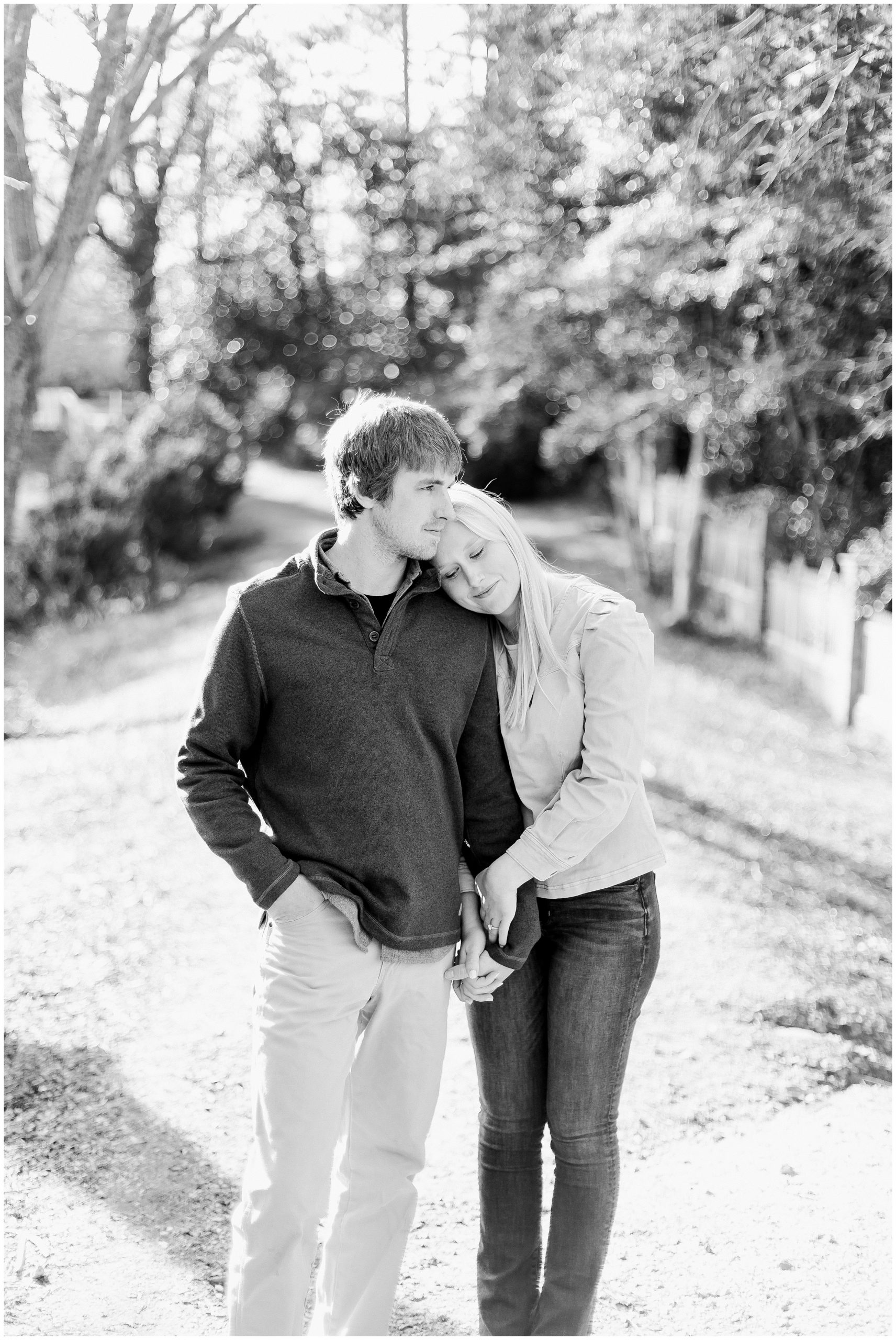 fall engagement session in Colonial Williamsburg Luke and Ashley Photography
