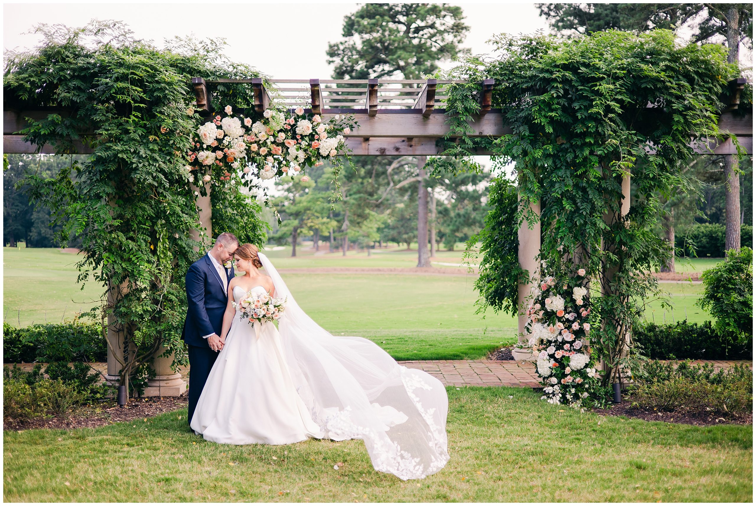 peach and blue wedding at the Williamsburg Inn in Virginia by Luke and Ashley Photography